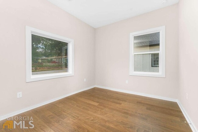 Building Photo - 1536 Montreat Ave SW