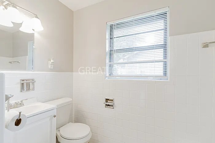 Building Photo - 855 78th St S