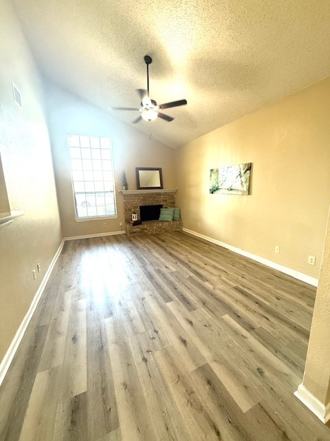 Building Photo - Remodeled townhome! 2 story with loft & 2 car garage with yard! Beautifully Remodeled Townhome – ...