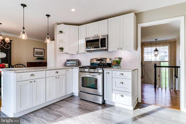 Building Photo - 6519 Engel Dr
