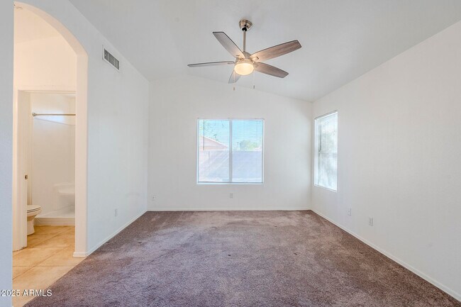 Building Photo - 1312 W Park Ave