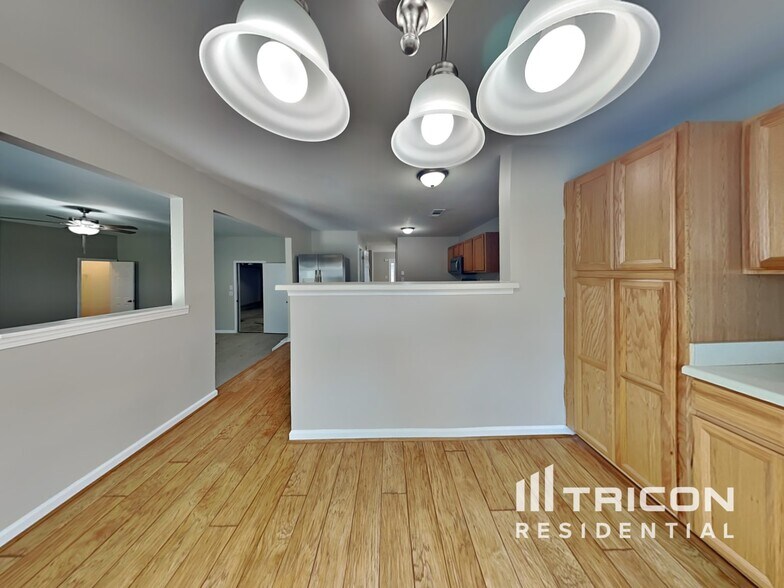 Building Photo - 3131 Berthas Overlook