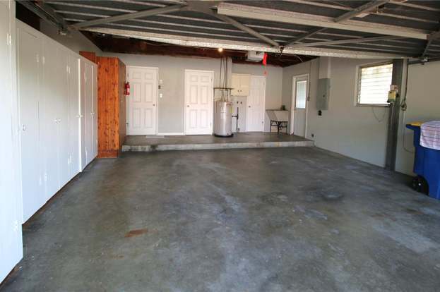 Building Photo - 1001 Brookside Dr