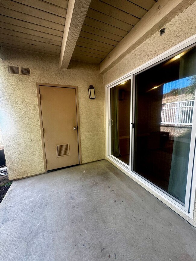 Building Photo - 5837 Oak Bend Ln