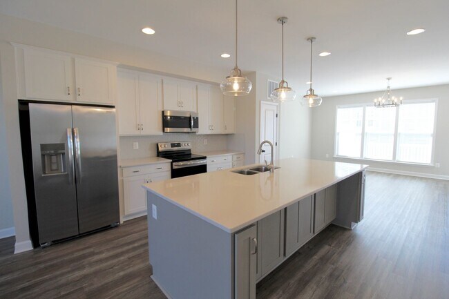 Building Photo - 3398 Monterey Dr