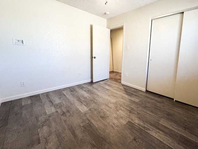 Building Photo - "Charming 3-Bed, 2-Bath Solar and Pool Home!"