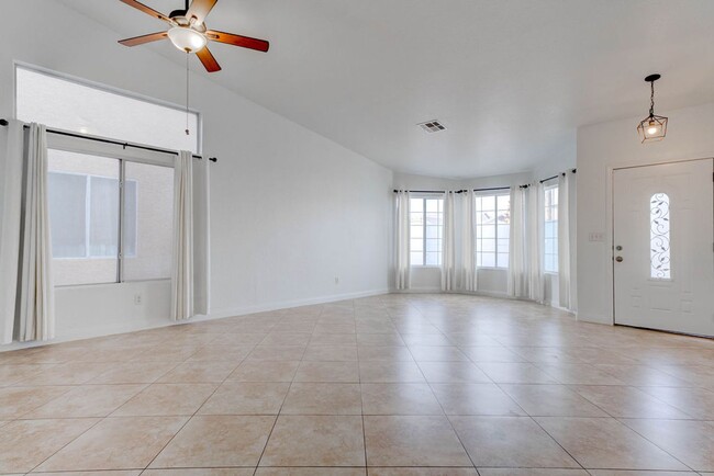 Building Photo - 2205 Riderwood Ave