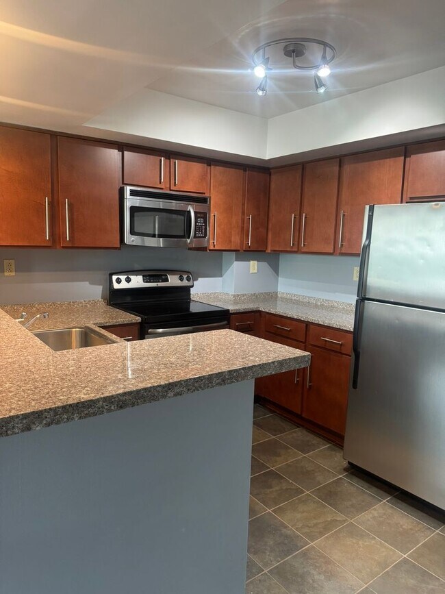 Building Photo - Lake Plaza: Available for EARLY MOVE-IN as...
