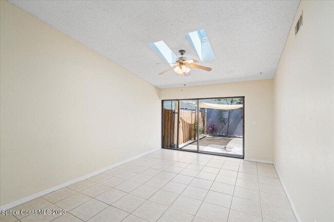 Building Photo - 131 3rd Ave