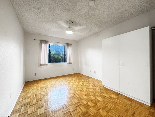 Building Photo - 2336-ST