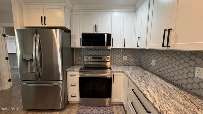 Building Photo - 4422 W Greenway Rd