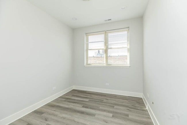 Building Photo - 6632 S Kenwood Ave