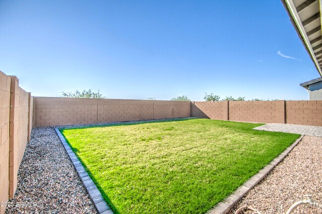 Building Photo - 4205 E Haley Dr