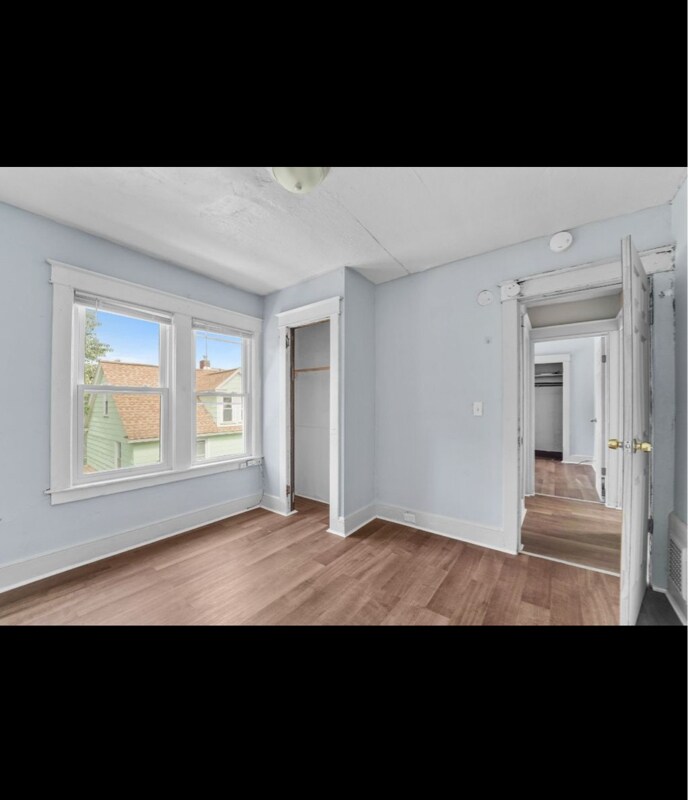 Building Photo - 40 Roberts St