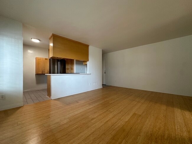 Primary Photo - 23 Thornton Ave