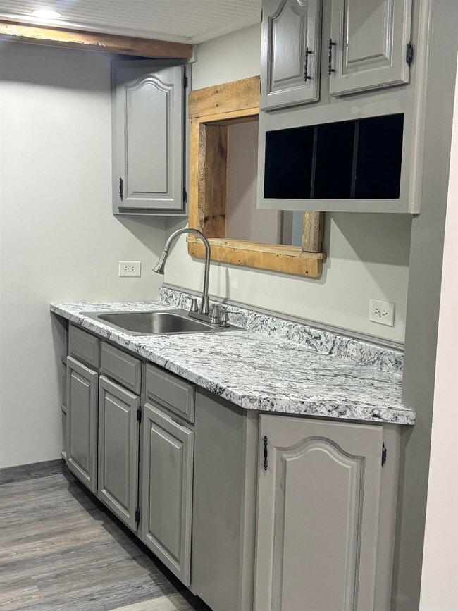 Building Photo - 615 Bean Rd