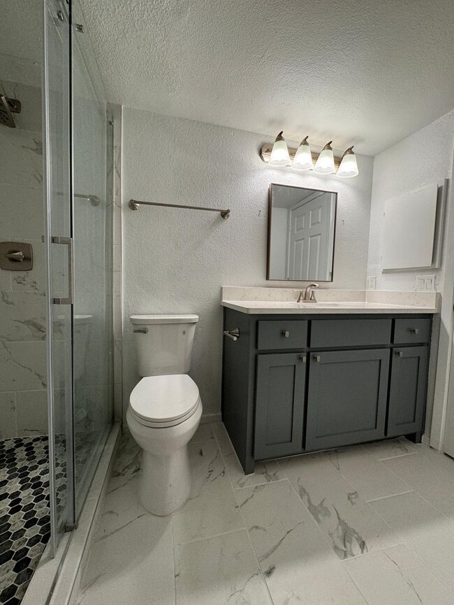 Building Photo - Remodeled and updated 3 bedroom 2 bathroom...