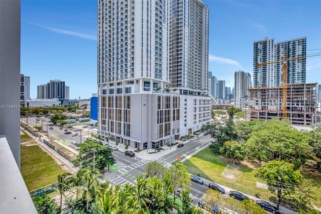 Building Photo - 1749 NE Miami Ct