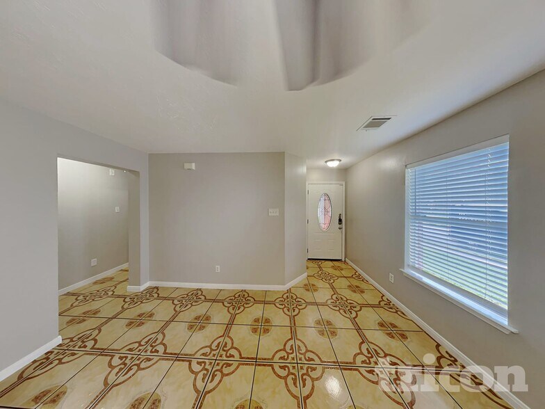 Building Photo - 1016 Deerpass Dr