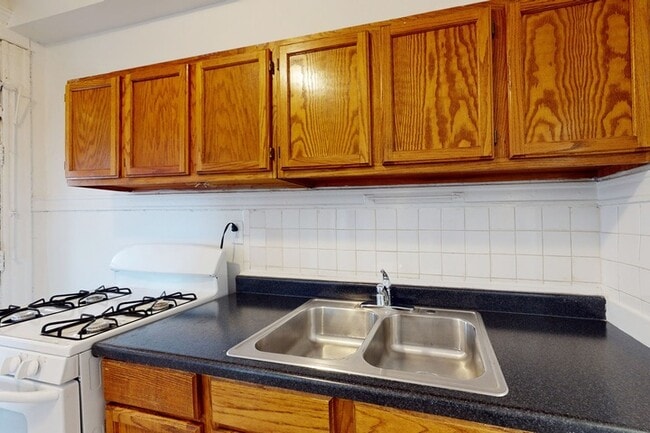 Floorplan - 5401-5403 S. Woodlawn Avenue
