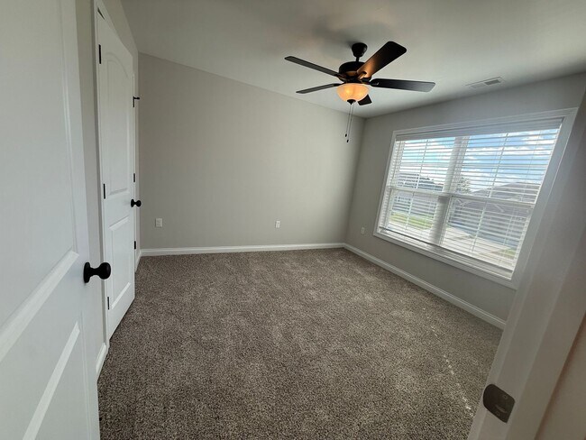 Building Photo - 6469 Fortuna Ave