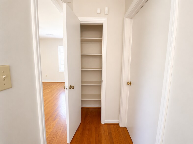 Linen closet - 303 Rutherford Ave NW