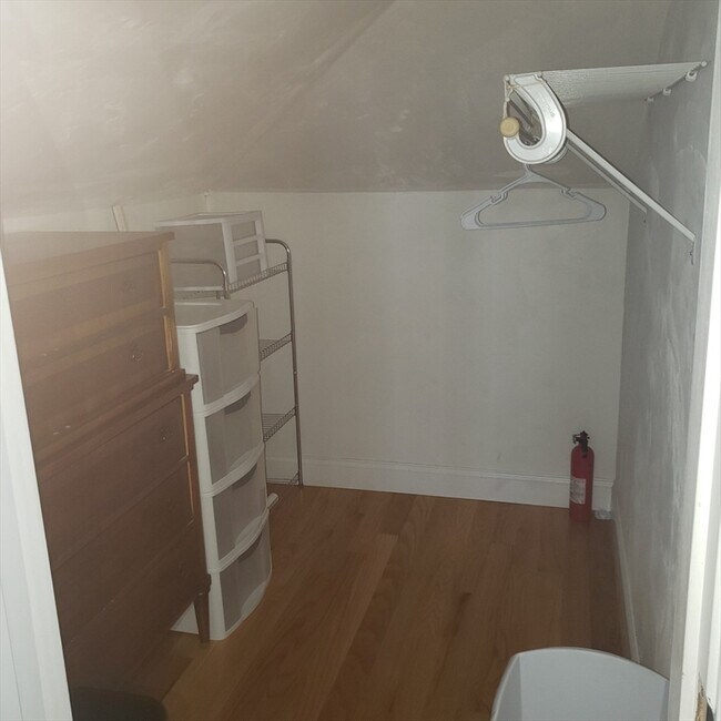 Building Photo - 398 B St