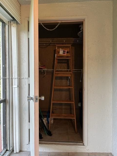 Building Photo - 447 Lakeview Dr