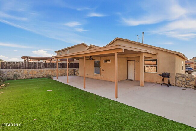 Building Photo - 11864 Mesquite Rock Dr