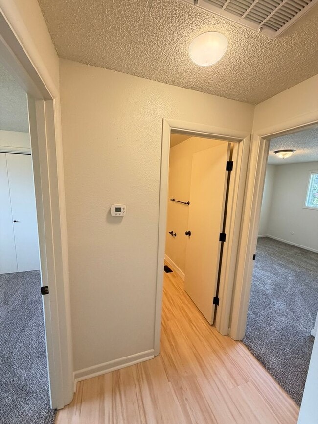 Building Photo - Newly Remodeled 2 Bedroom with Fenced yard!