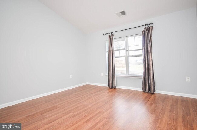 Building Photo - 116 Moore Dr