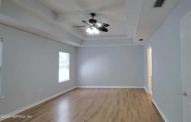 Building Photo - 12196 Nettlecreek Dr
