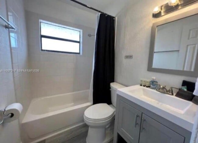 Building Photo - 1542 NW 35th St