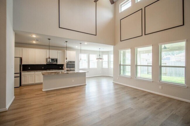 Building Photo - 21449 Kings Guild Ln