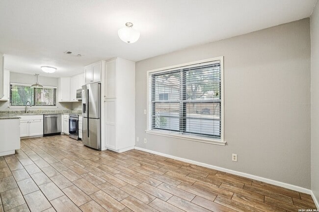 Building Photo - 6106 Vance Jackson Rd