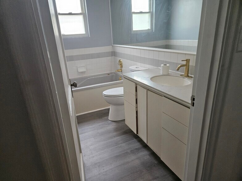 Building Photo - 105 Ohio St