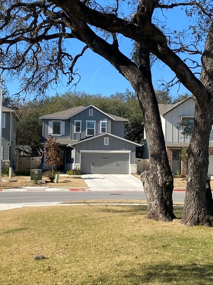 Building Photo - 10406 Bramble Berry Dr