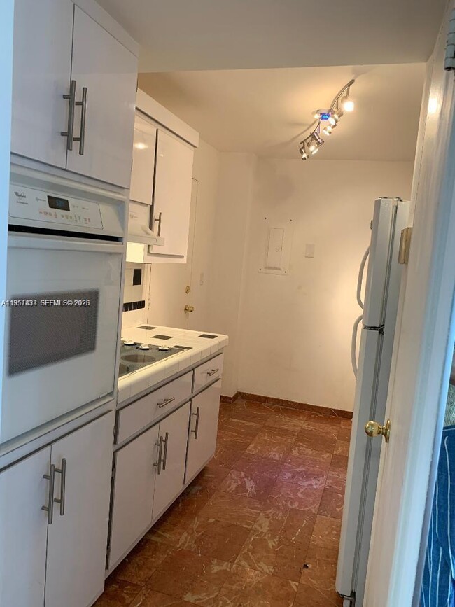 Building Photo - 1865 79th Street Causeway