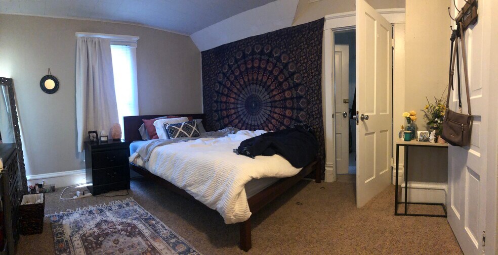 Bedroom #2 - 514 Walnut St