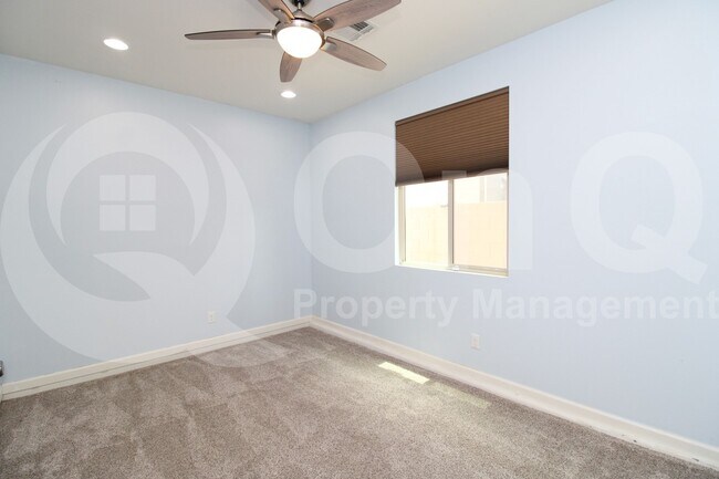 Building Photo - 3080 S Jasmine Dr