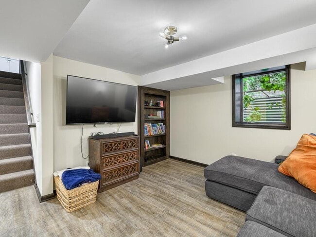 Building Photo - 43xx E Lake Harriet Blvd