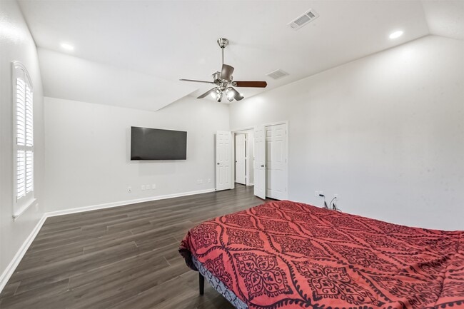 Building Photo - 2315 Bending Spring Dr