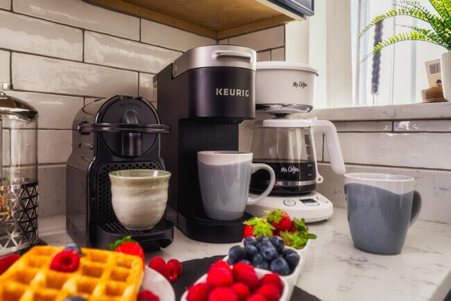 Building Photo - 715 Grandin Rd