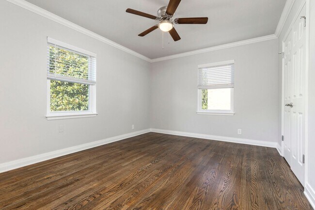 Building Photo - 1166 Castlevale Dr
