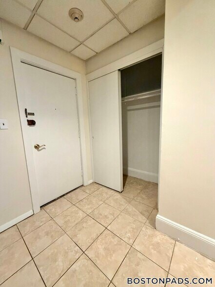 Building Photo - 62 Boylston St