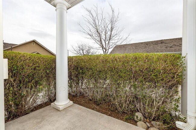 Building Photo - 2485 450 S