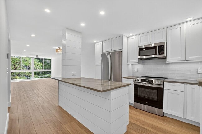 Primary Photo - 769 Jeffery St