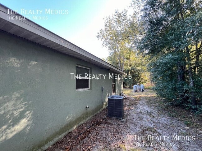 Building Photo - 106 Walnut Dr