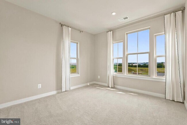 Building Photo - 24274 Thurso Sq
