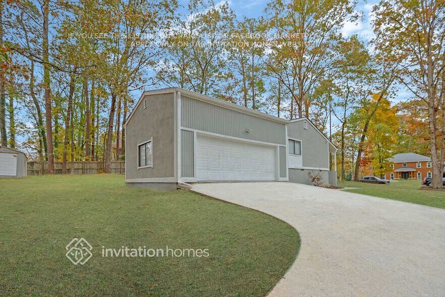 Building Photo - 2463 Rockwood Way SW